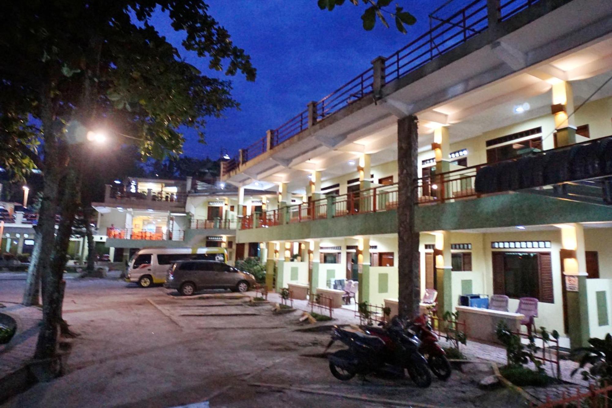 Pandu Lakeside Hotel Parapat Eksteriør bilde