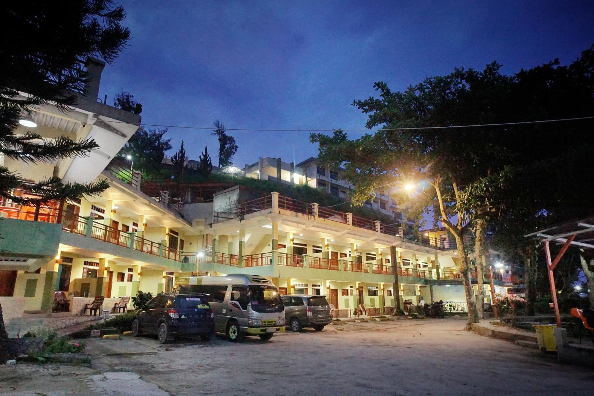 Pandu Lakeside Hotel Parapat Eksteriør bilde