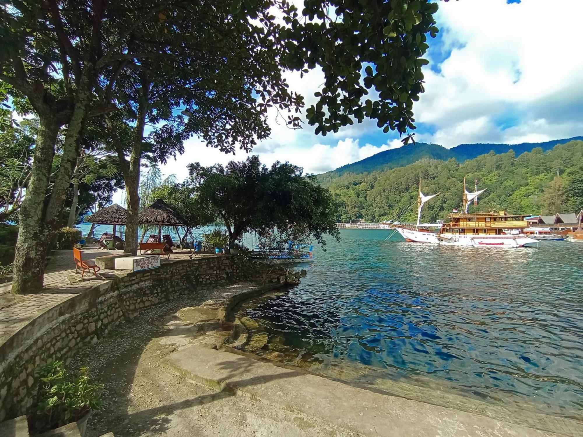 Pandu Lakeside Hotel Parapat Eksteriør bilde