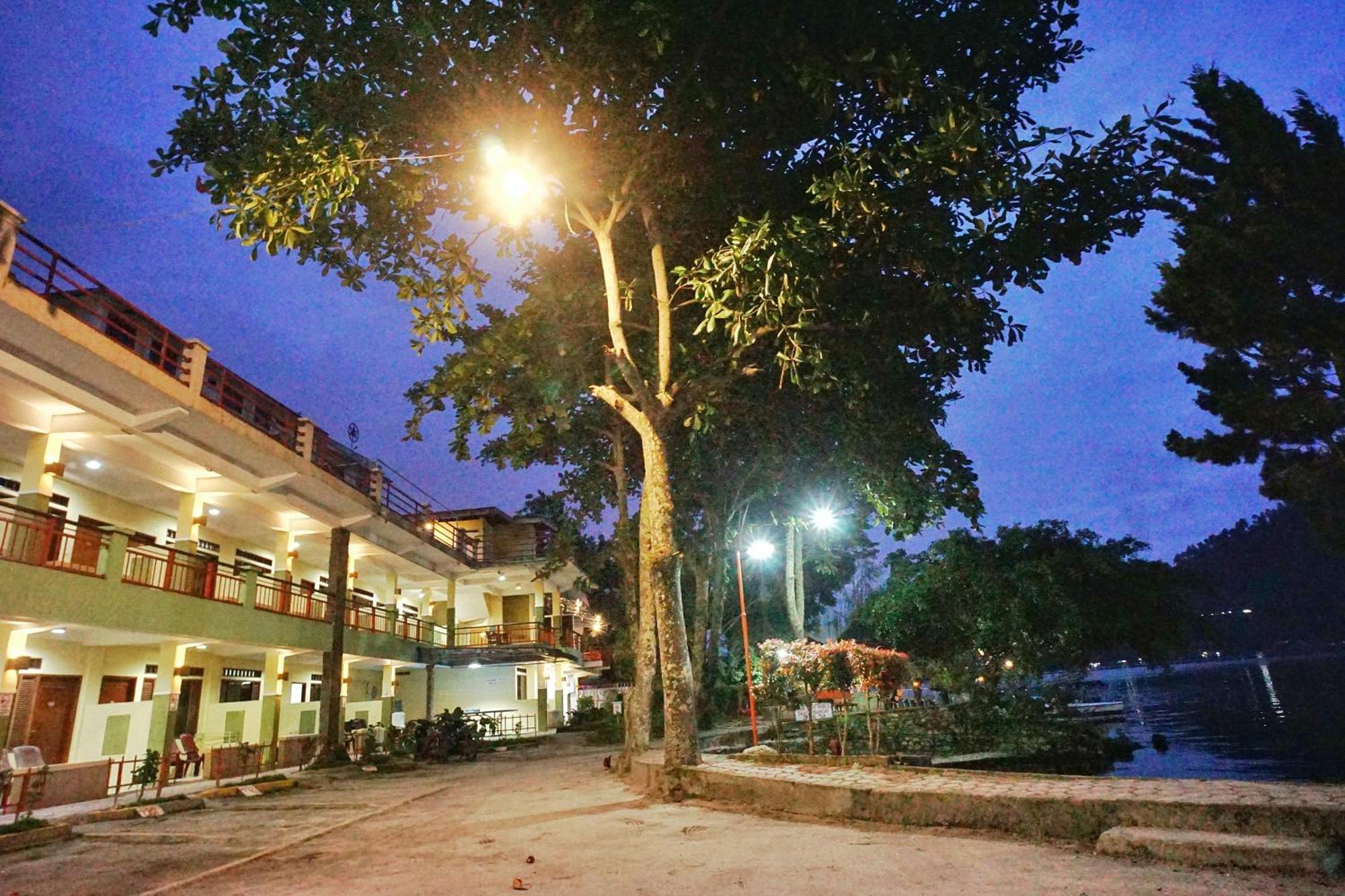 Pandu Lakeside Hotel Parapat Eksteriør bilde