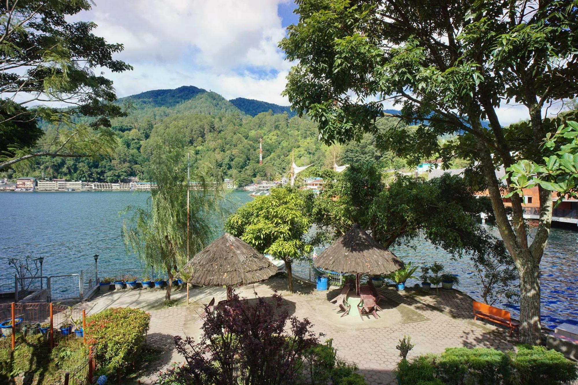 Pandu Lakeside Hotel Parapat Eksteriør bilde