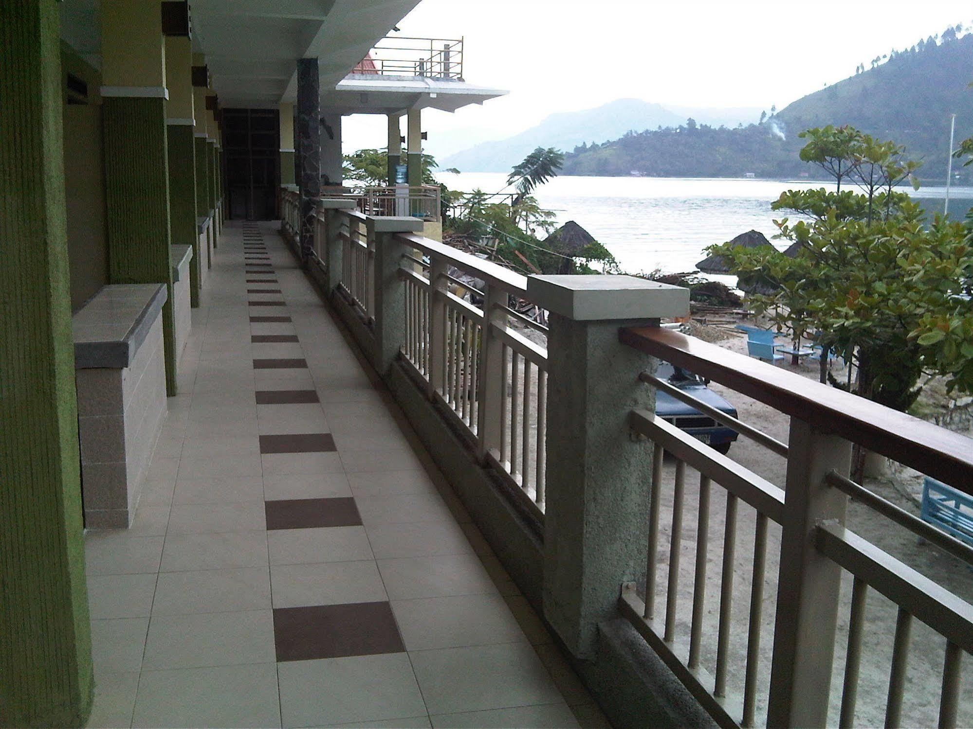 Pandu Lakeside Hotel Parapat Eksteriør bilde