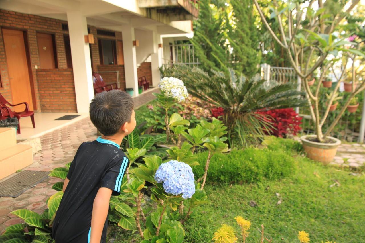 Pandu Lakeside Hotel Parapat Eksteriør bilde